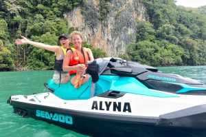 Jet ski on Langakwi