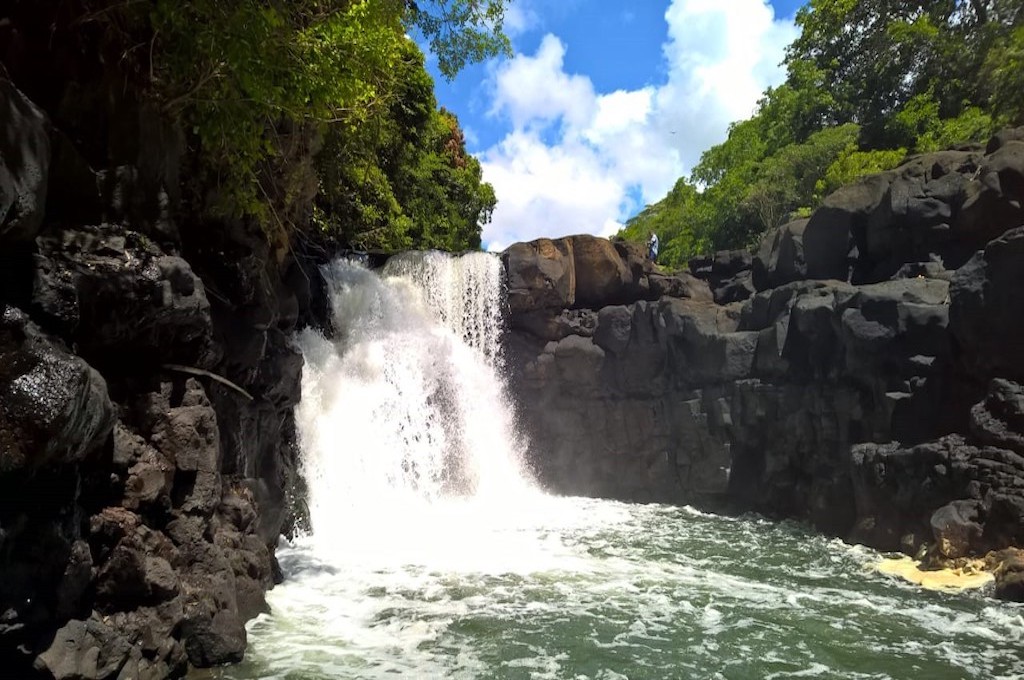 Tamarin Waterfalls Trek