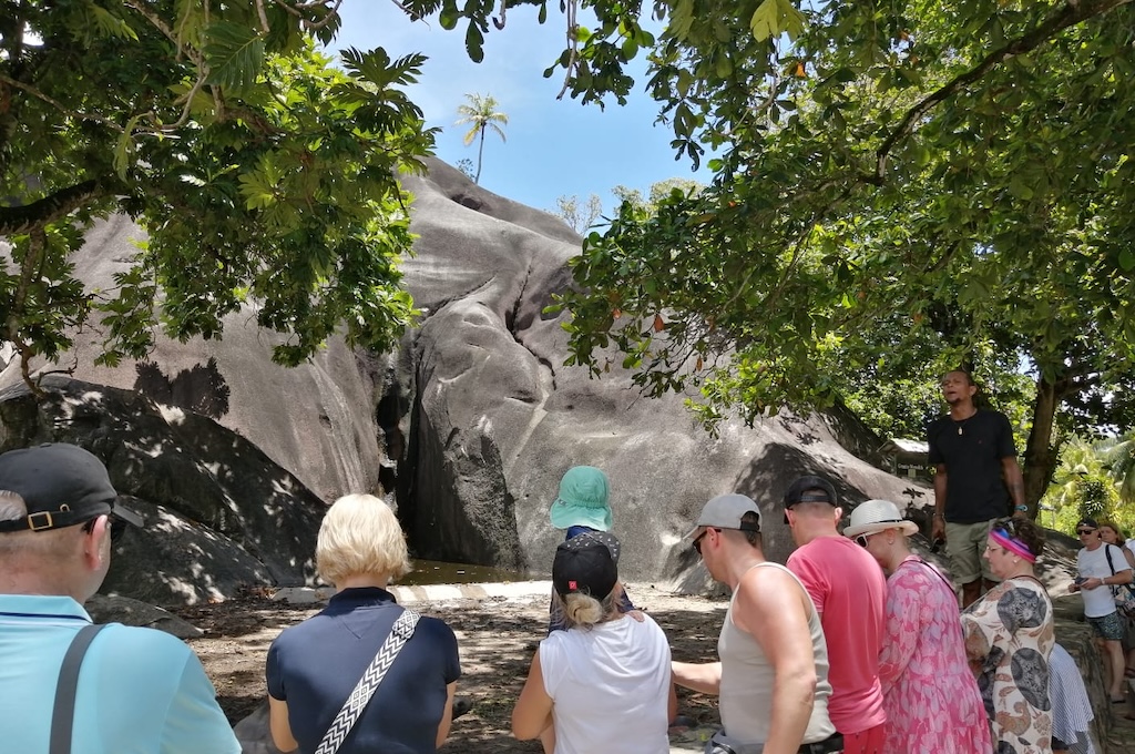felsen La Digue Day Trip from Mahé