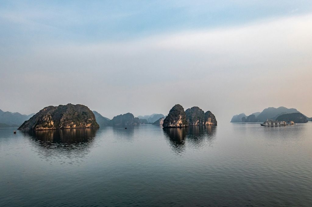 Halong Bay Boat Cruise Halong Bay Boat Cruise