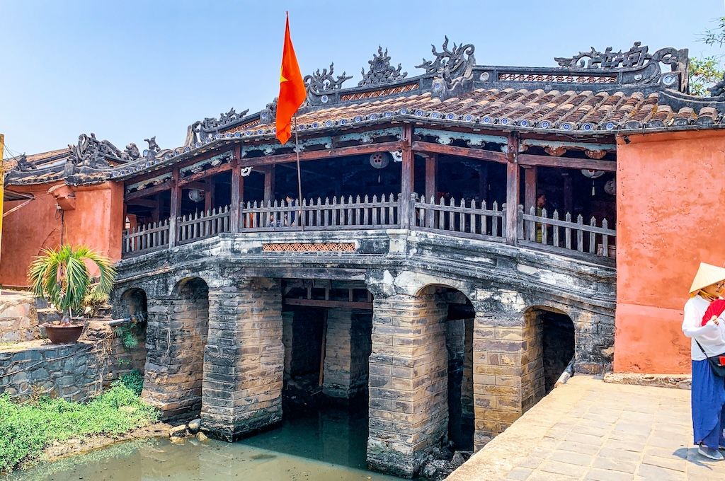 Hoi An Ancient Town Day Trip Tailor shops and crafts in Hoi An Ancient Town