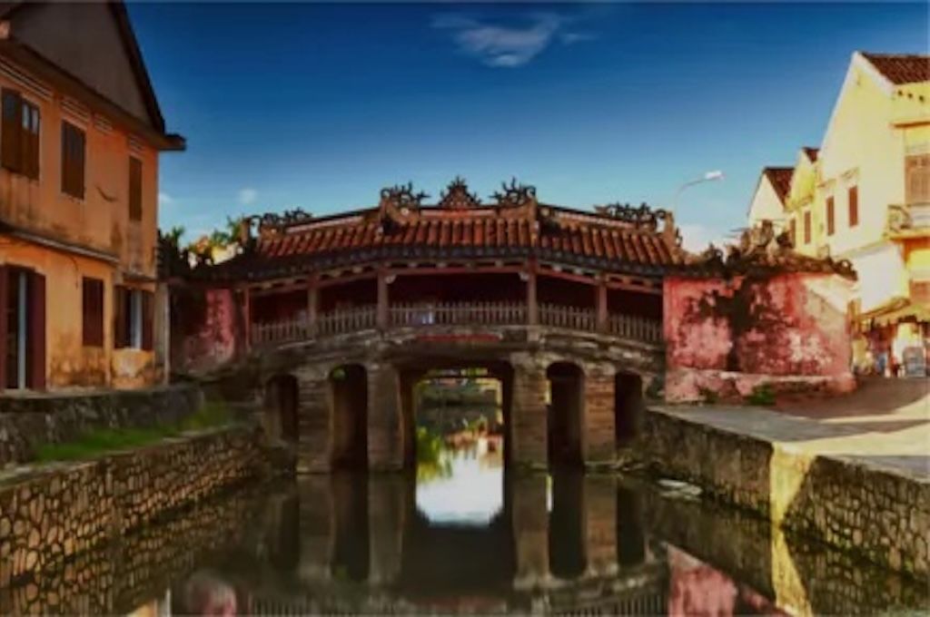 Night Trip to Hoi An Lively night market in Hoi An, Vietnam