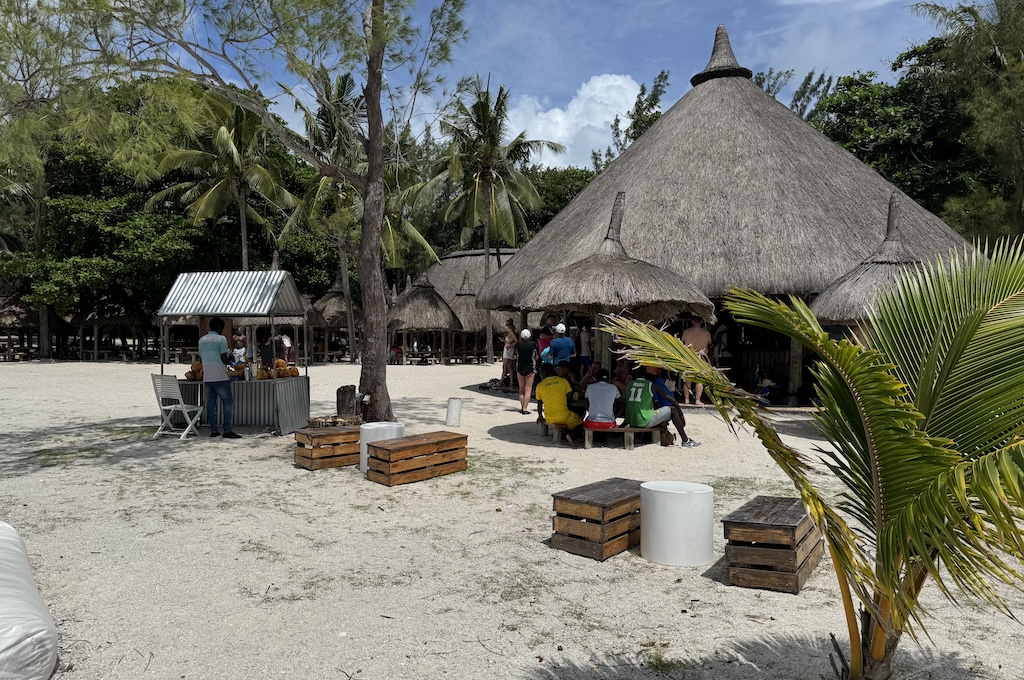 Catamaran Cruise Blue Bay & Ile aux Cerfs
