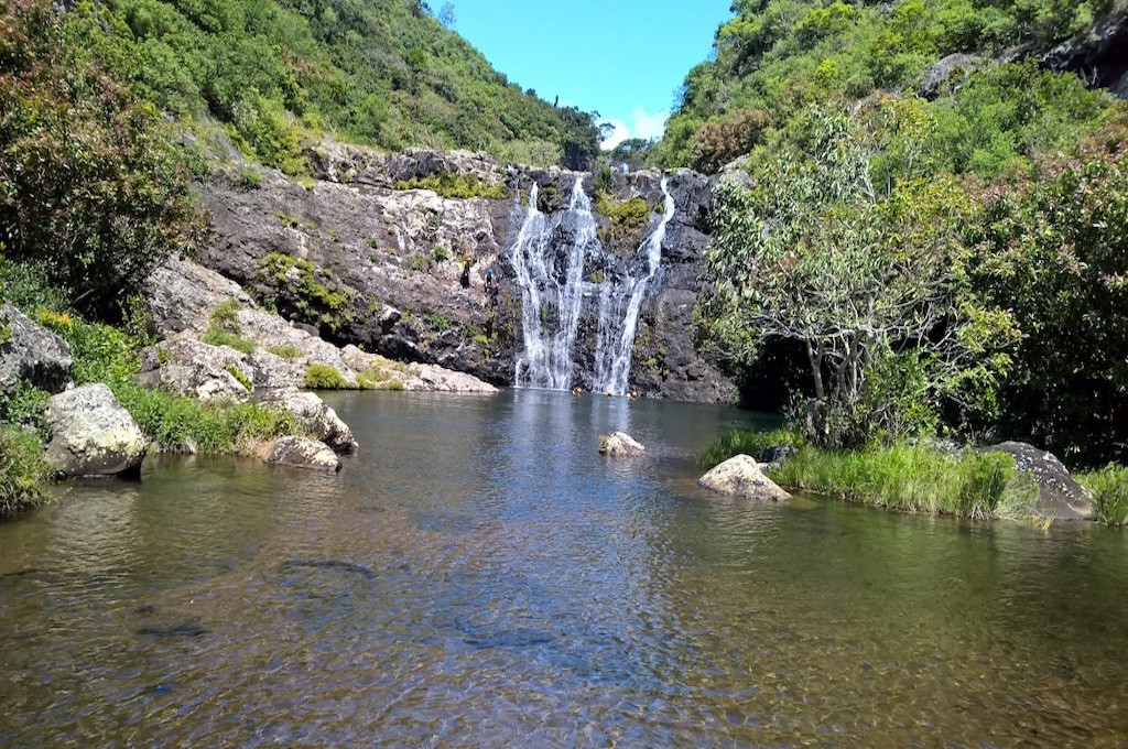 schöne ausblick auf wasserfall Tamarin Waterfalls Trek